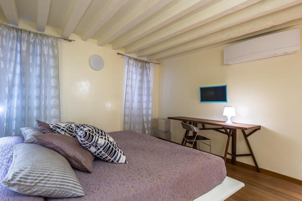 Apartments Moon Or Dama Venice Exterior photo